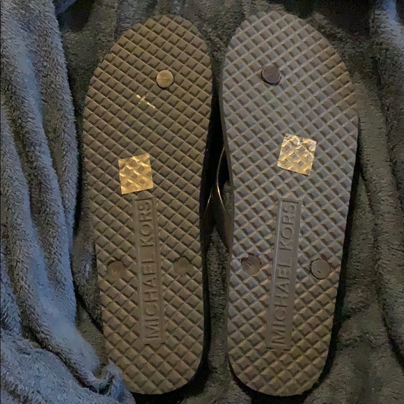 Michael Kors flip flops - Picture 2 of 3
